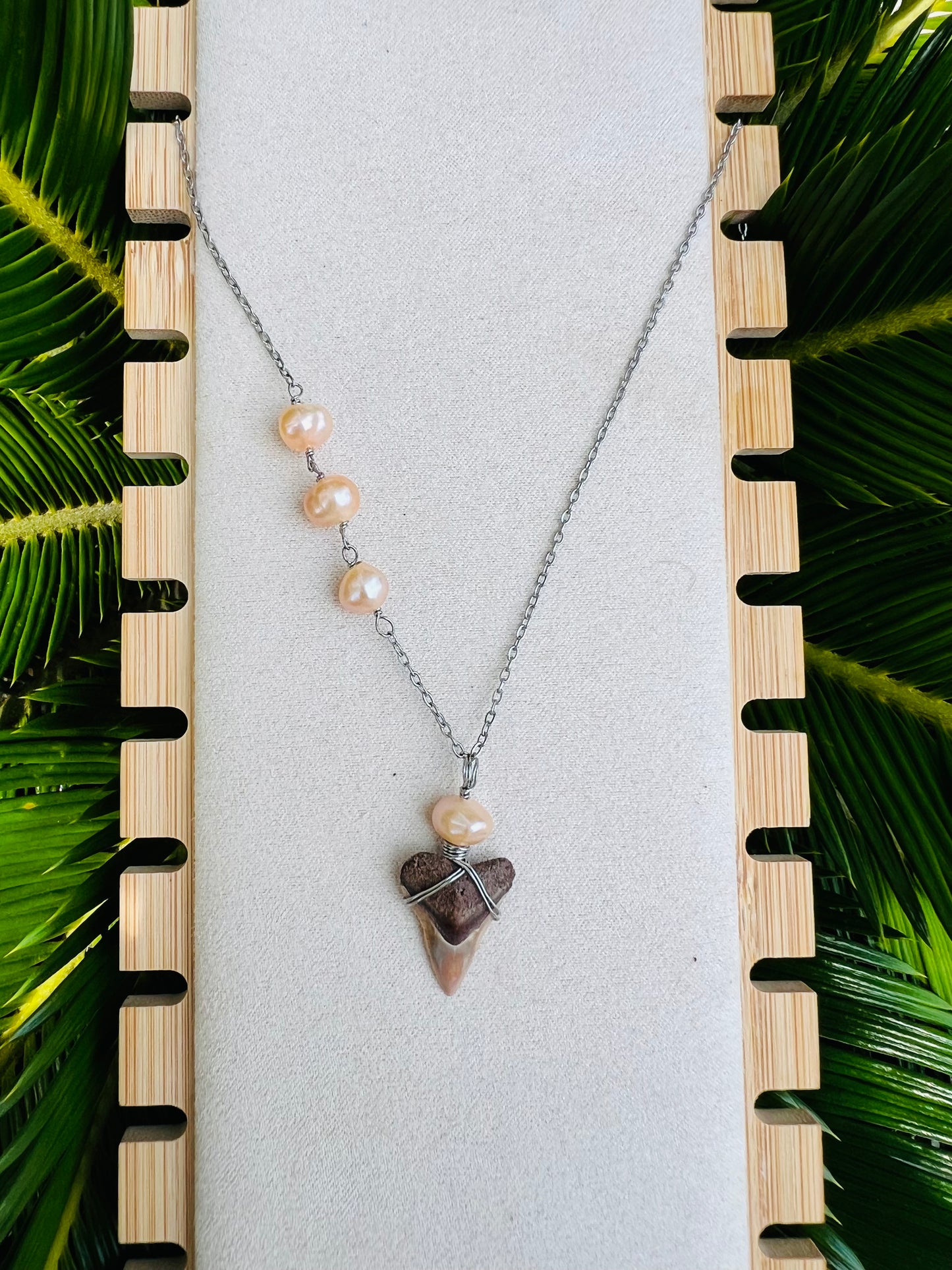 Salt & Pearl - Carolina Cream Bull Shark Tooth Necklace with Peach Freshwater Pearls (silver)