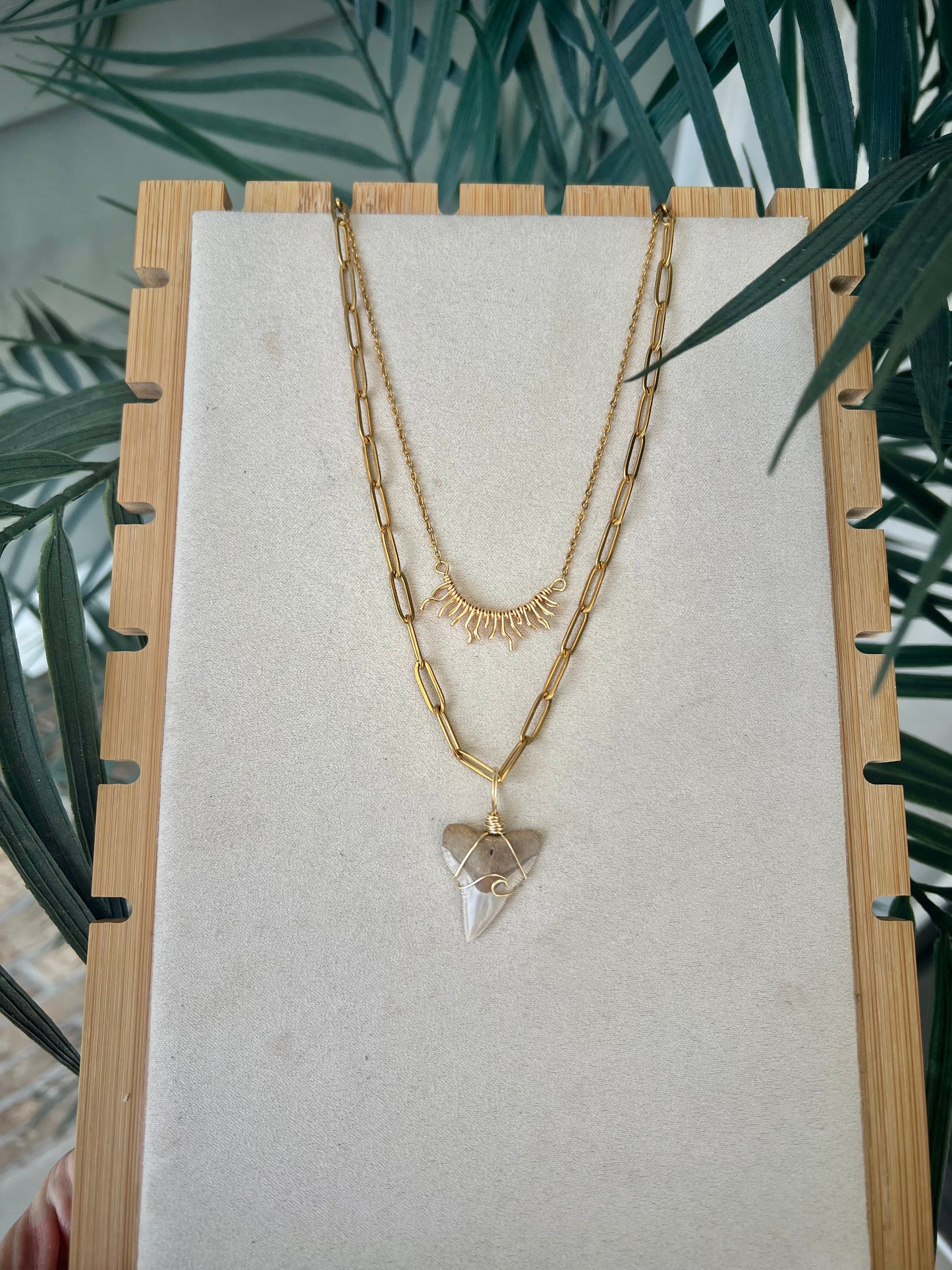 Coastal Glow: Sun Shaped Wire- Stackable Necklace