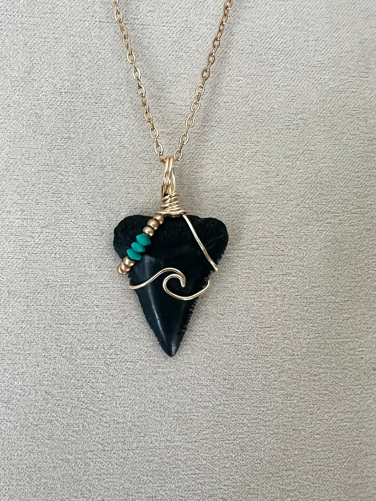 Great White + Turquoise Wave