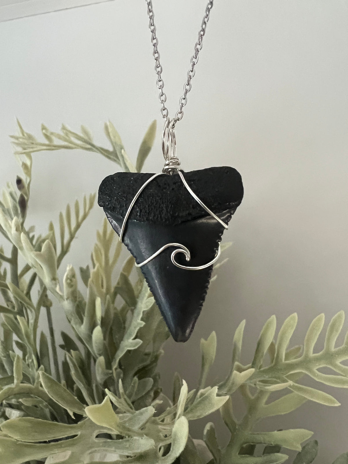 Making Waves-Large Great White + Wave Design