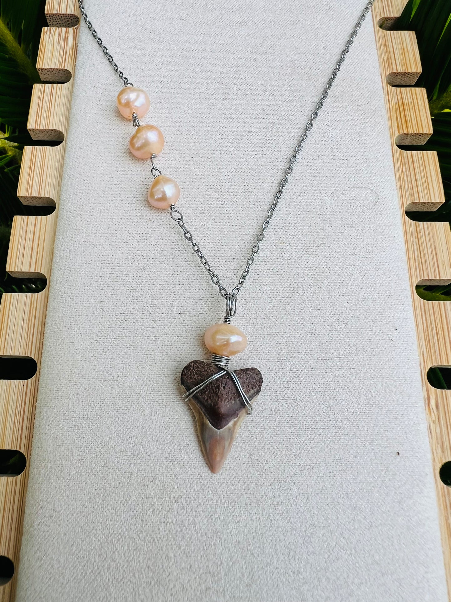 Salt & Pearl - Carolina Cream Bull Shark Tooth Necklace with Peach Freshwater Pearls (silver)