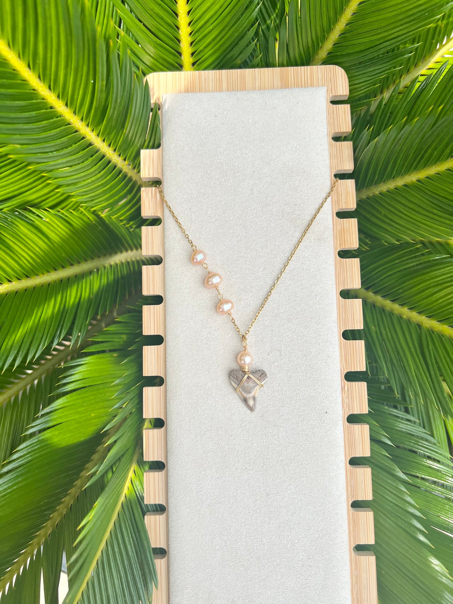Salt & Pearl - Carolina Cream Bull Shark Tooth Necklace with Peach Freshwater Pearls (gold)