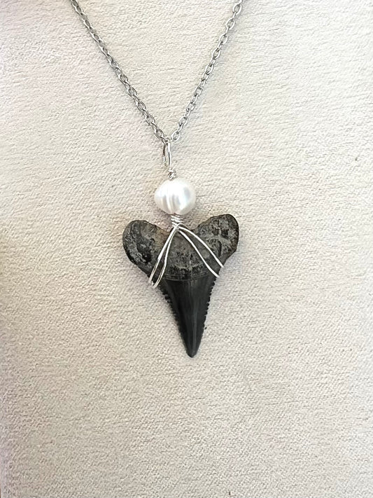 The Rip - Great White with Pearl