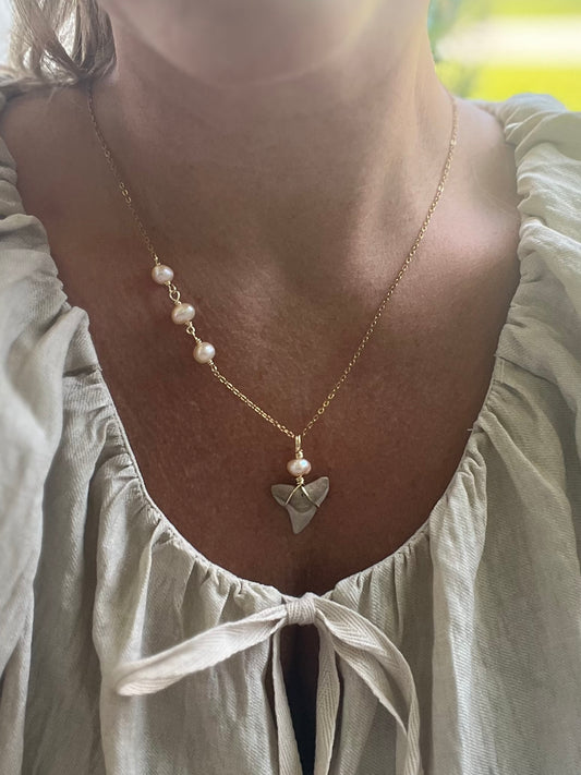 Salt & Pearl- Carolina Cream Bull Shark tooth with peach pearls -gold