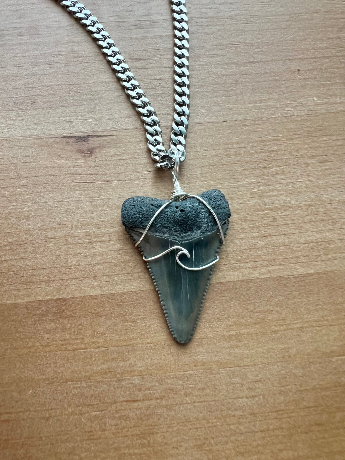 1.8” Stunning Great White with wave design